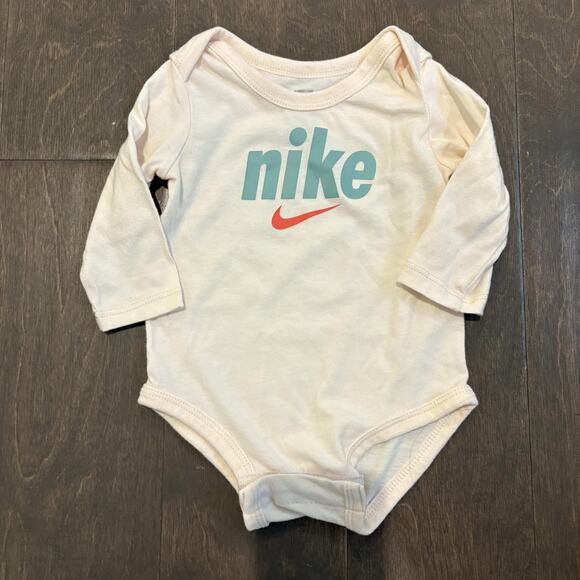 Nike Baby Girl Outfit Set 3pc Bodysuits Pants 6 Months Infant Newborn Gift Set - Picture 8 of 11
